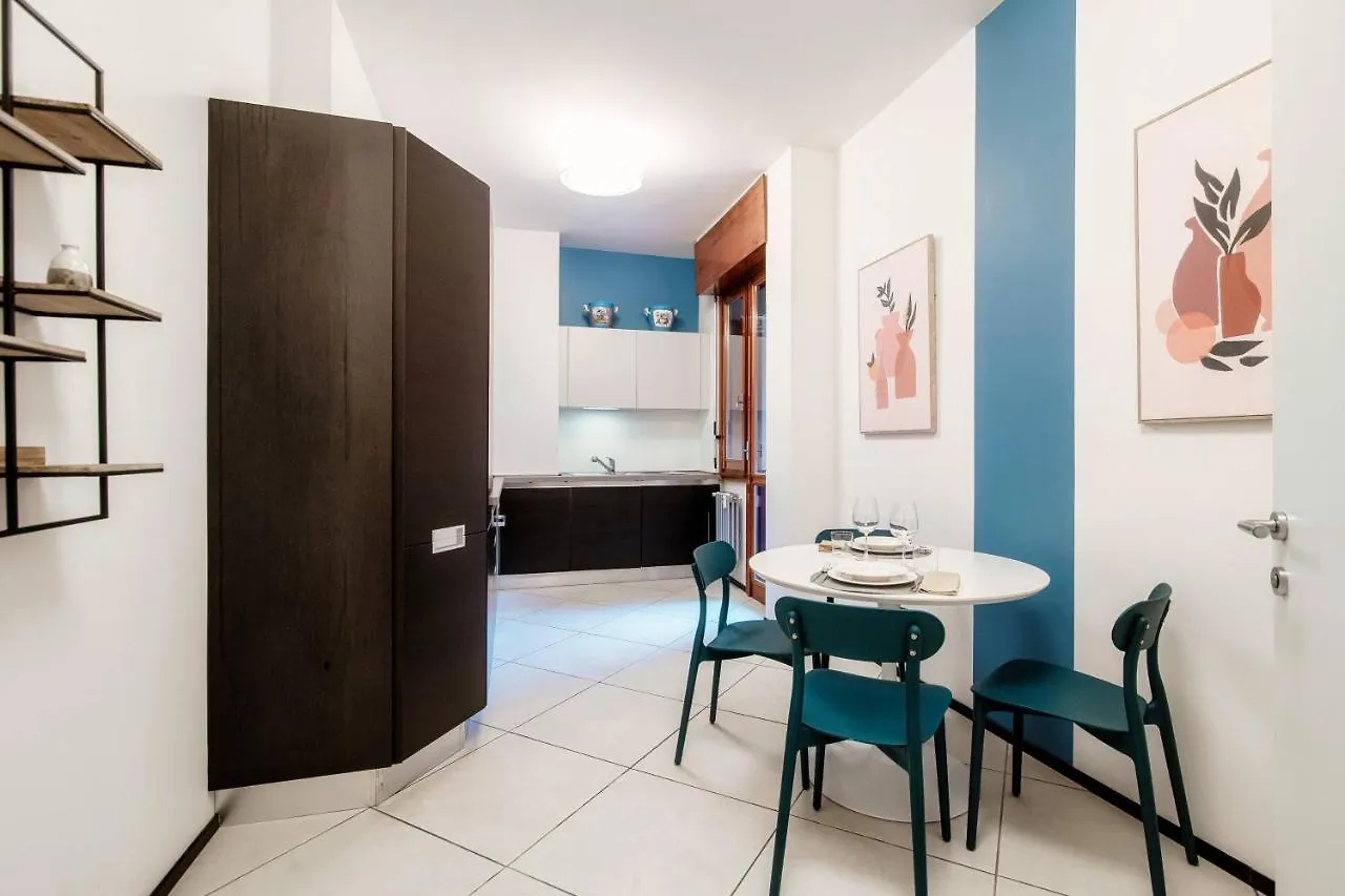 Blue Mood - By Myhomeincomo Cernobbio Italien